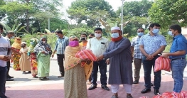 হাবিপ্রবিতে অস্বচ্ছল ৩০০ পরিবারের মাঝে ঈদ উপহার বিতরণ